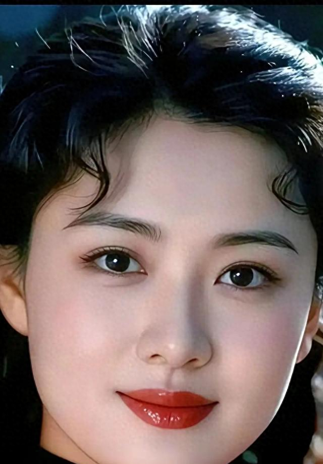 女人越碰越上瘾！男人必学的肢体接触技巧，让她天天缠着你