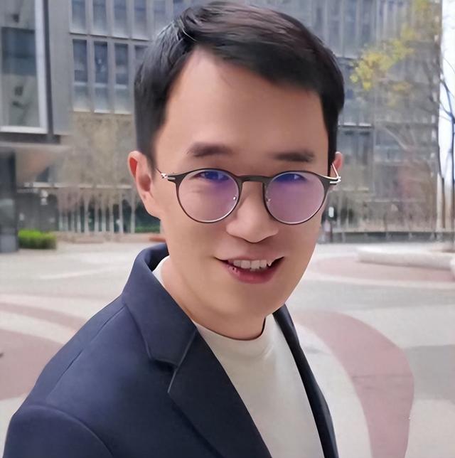 被辞不到24小时，王腾担心的事发生了，真是一手好牌打得稀碎