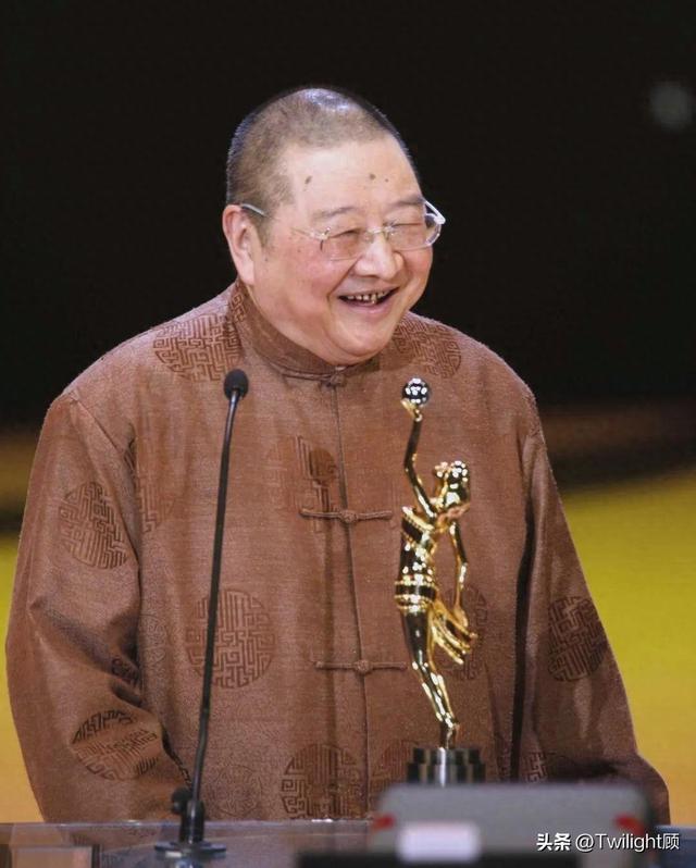 84岁确诊恶性肿瘤，他拒做手术，临终遗言让家人又哭又笑！