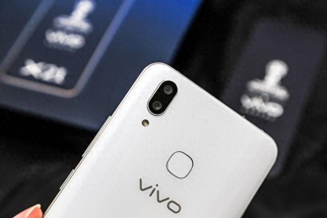 vivo系统大更新：12306接入！后台堆叠、电池镂空要来了！