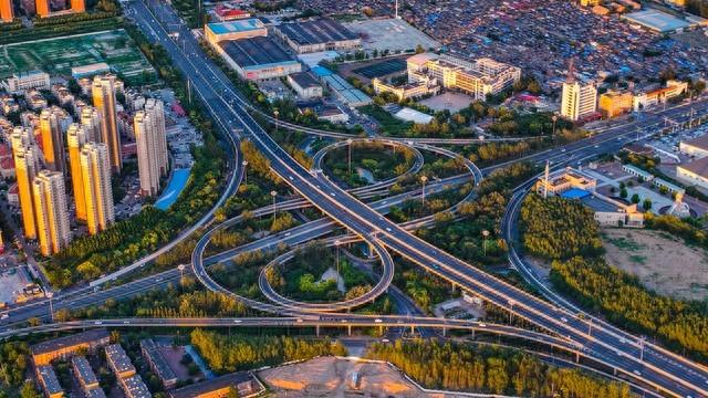 上个月去了趟唐山	，我实话实说：唐山人的素质让我眼界大开！