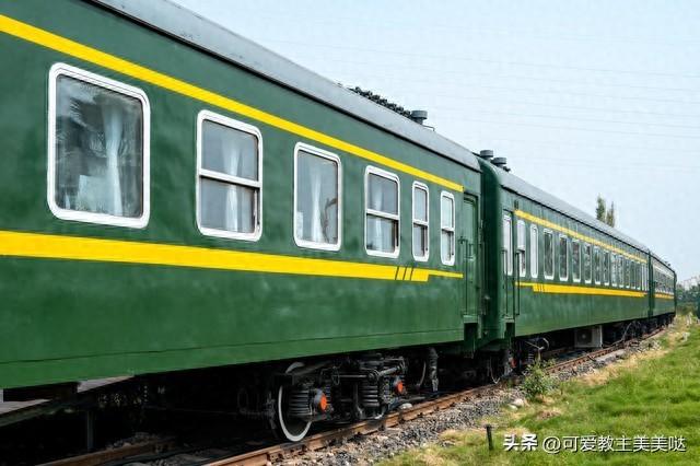 第一次出门旅游的我之绿皮火车上的故事