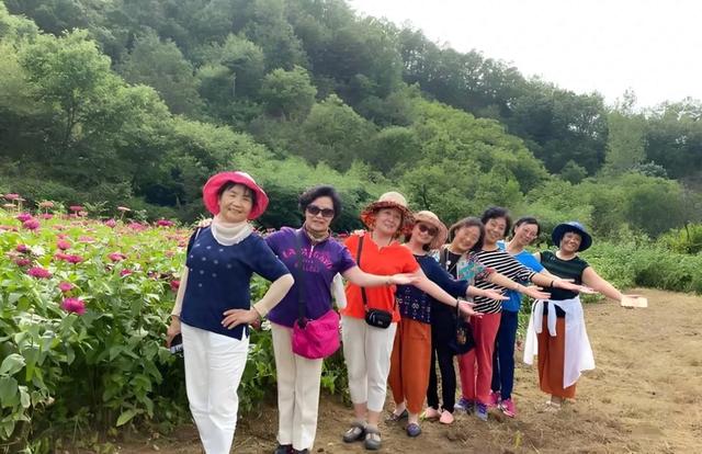 50岁之后，女人最好的旅游搭子:4个条件!