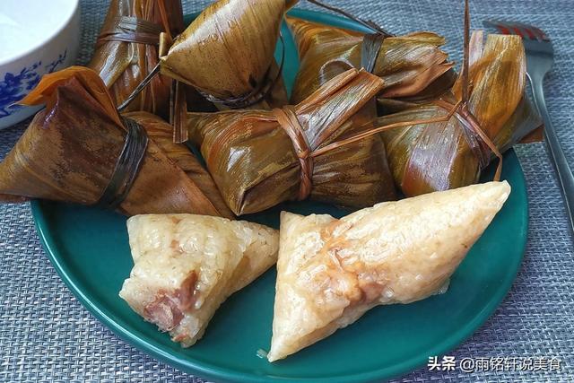 如何包肉粽子（手把手教你包肉粽子）