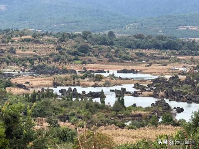 徒步石林蓑衣山、赏水上石林，遇降雨淅淅沥沥，收获特别的体验