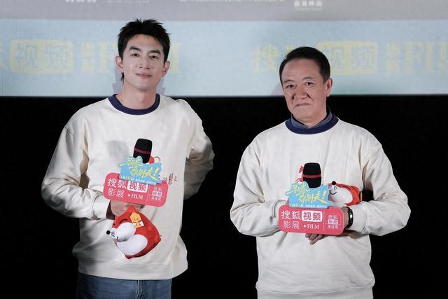 演员李幼斌称，90多岁的父母全在养老院，每次去看都特别痛苦