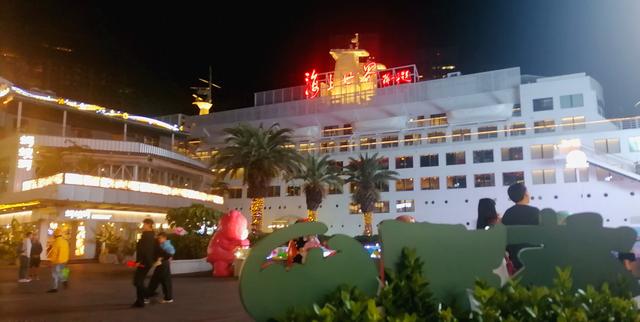 山海缔造的法中双味饕餮盛宴——深圳海上世界幕爵法餐探秘。