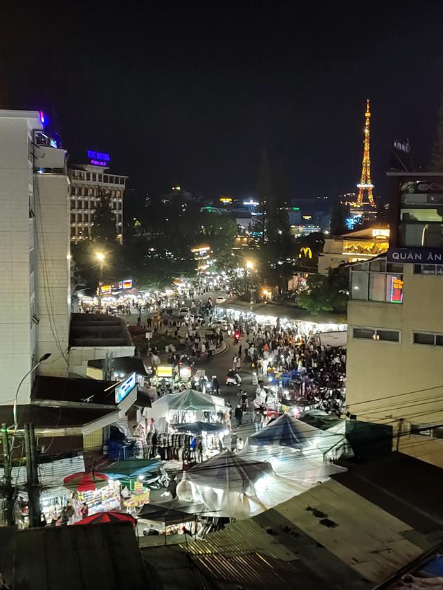越南大叻的夜市，相当活跃的民间经济