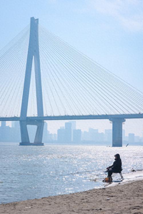 暖意浓！武汉冬日限定江景走红