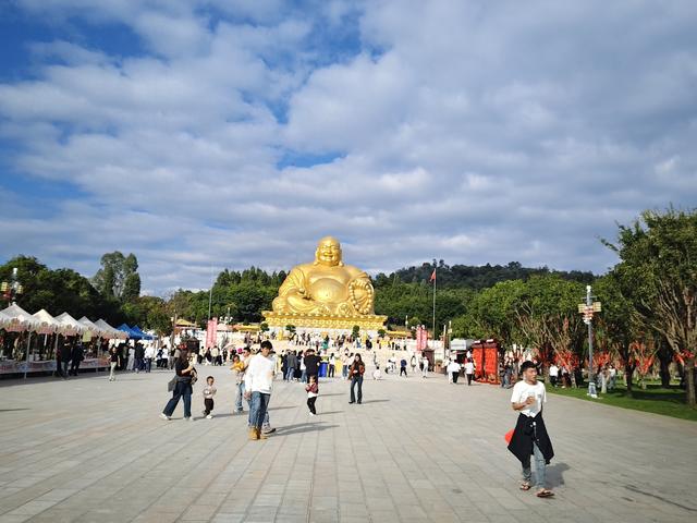 南行漫记：游锦屏山，看世界第一大弥勒佛。