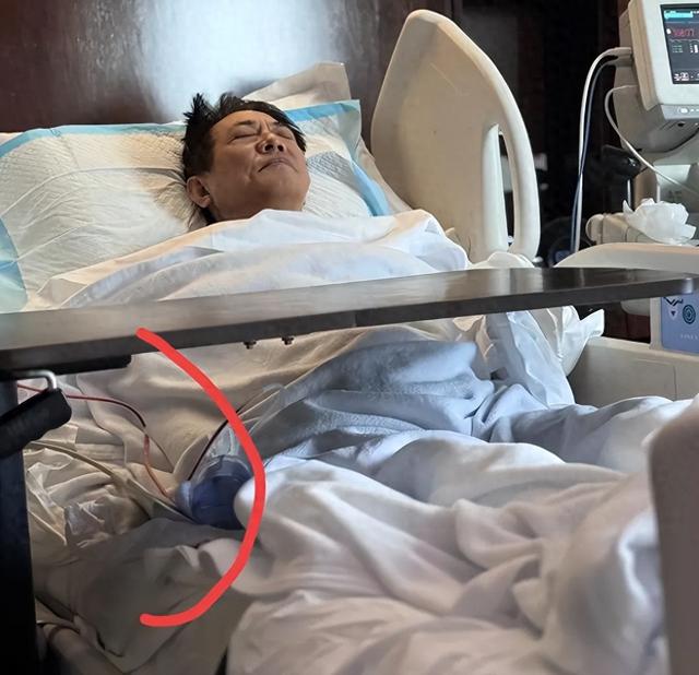 62岁李连杰回应噩耗，手术过程佛珠不离手，聊天记录透露更多细节