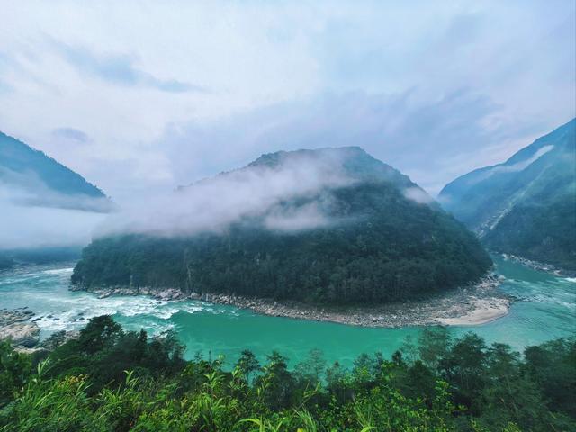 发电量顶3个三峡的超级工程开工，印度西方齐沉默，发生了什么？