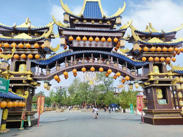 在万岁山的两天