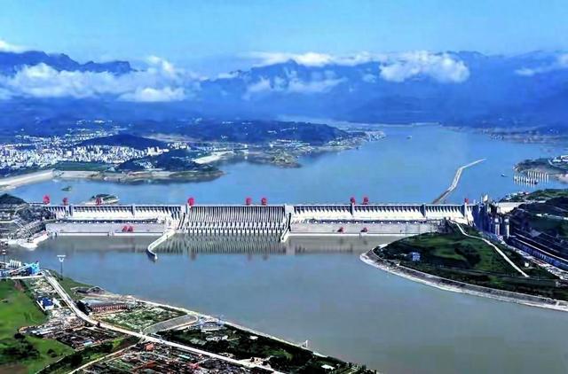 三峡大坝已经运行了20多年，当初投入的2500多亿元，如今回本了吗