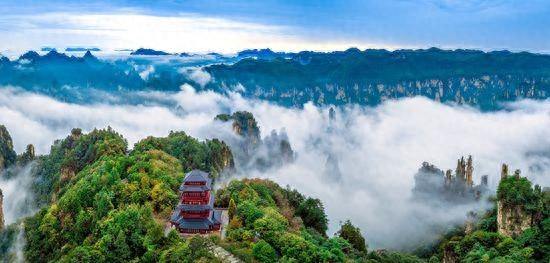 山城魔都直连山水秘境！暑期限定“周末高铁”解锁张家界武陵源奇幻之旅