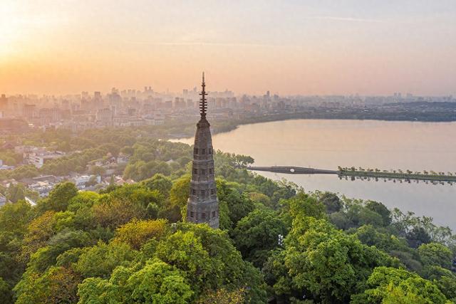 钱塘江丨程蔚东：眺望保俶塔