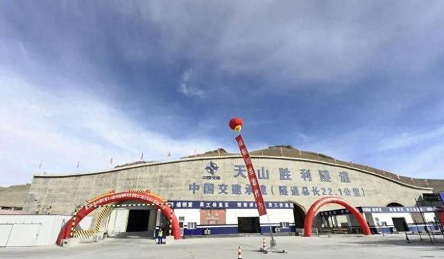 天山这下子又火了，不只是因为通了一条胜利隧道