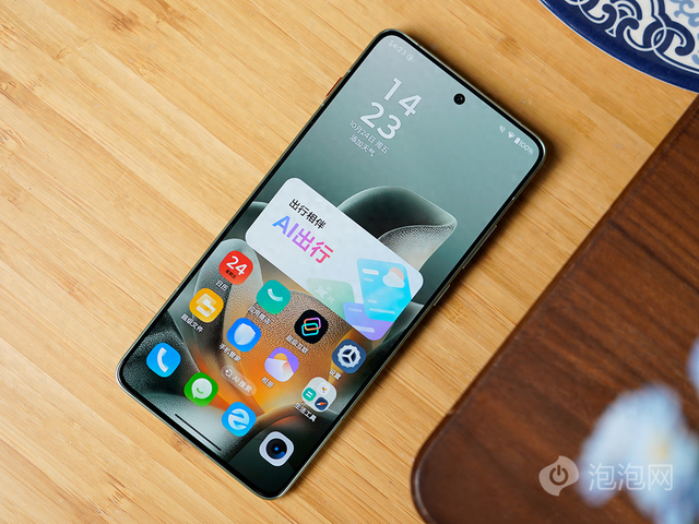 超纤薄设计，轻巧好手感 联想moto X70 Air评测