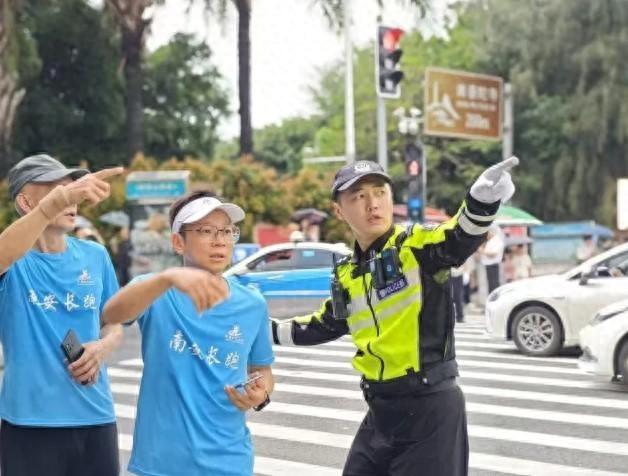 福建交警暑期护航旅游 科技人文双驱守护八方游客
