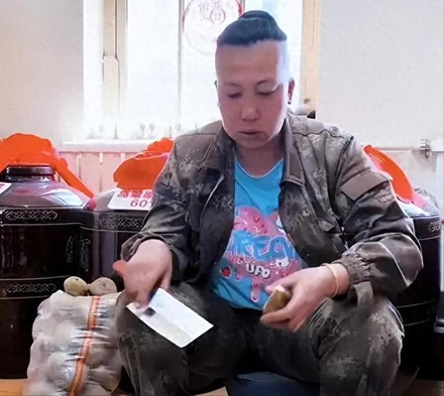 翻身无望？东北雨姐发文才11天，国新办点名批评，直播带货别想了