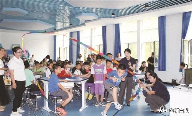 甘肃科技馆走进景泰县科技馆开展了“星火聚力 科普惠民”主题活动