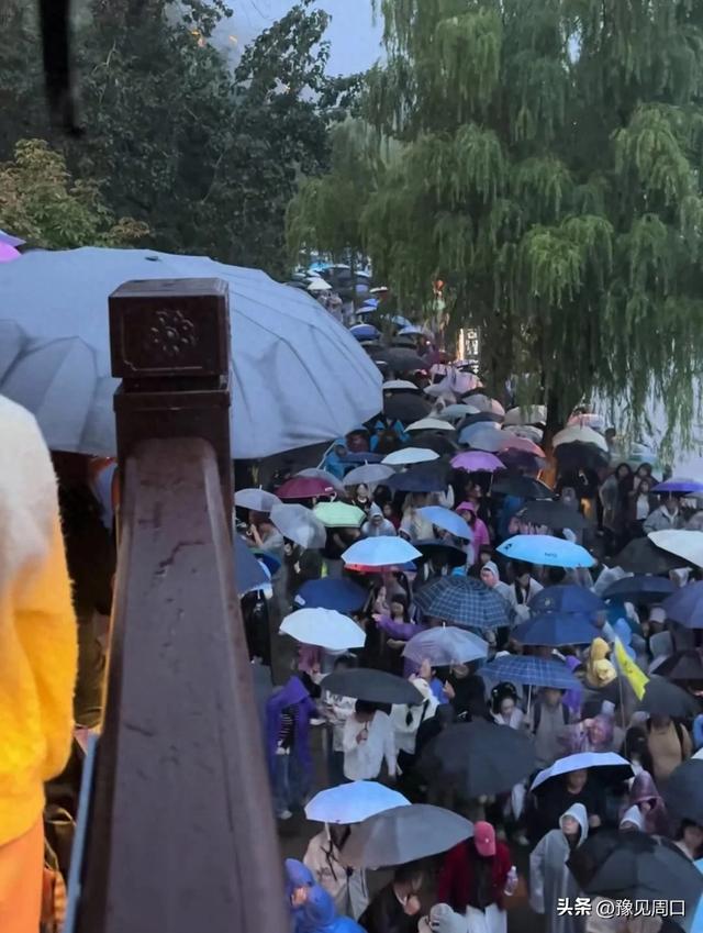 假期最后河南旅游迎来“大爆发”，多地开启限流模式，再创新高？