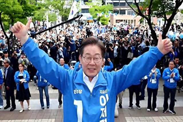 不识抬举，韩国降格回应中方93阅兵邀请，韩媒：李在明确定不参加