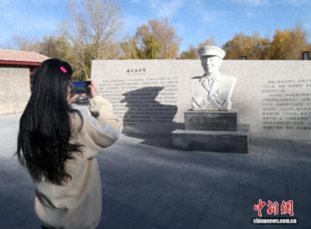 探访青海格尔木将军楼公园