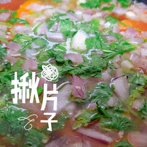 揪面片的家常做法是什么（这么做揪片子营养又下饭）