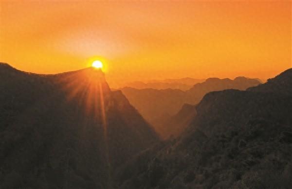 来左权北天池 赴一场日出之约