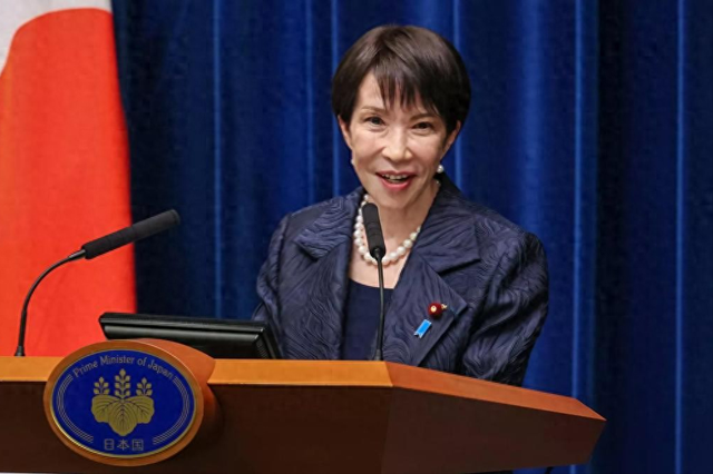 硬扛俩月后日本不行了，中方第四波制裁开始，高市想见中方领导人