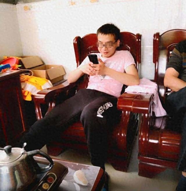 细思极恐！男子青海自驾失踪72天，车在人不在，行车记录仪还被遮