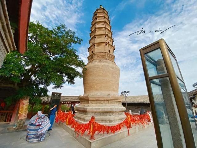 兰州有座“千年白塔”！免费登顶看黄河穿城，本地人爱来喝三泡台
