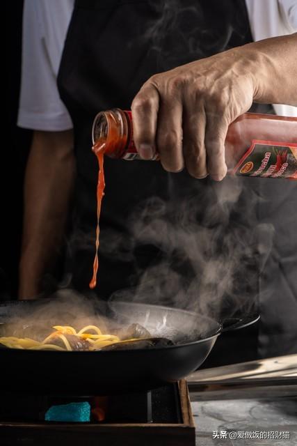 切辣椒后手很辣怎么办？（切辣椒后手像着了火用酒精擦一擦）