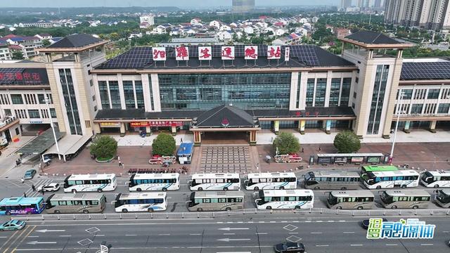 汨罗至浏阳烟花秀“站点巴士”开通受热捧 800余市民首日尝鲜