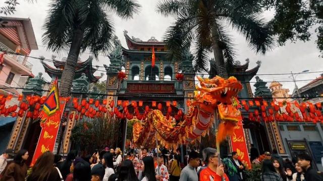 正月初十逛越南同登庙会 凭祥友谊关迎来出境游热潮