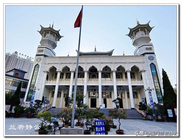 青海西宁市区里的几座清真寺 & 下南关美食街