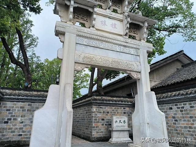 桐城，一座县级城市，拥有三座火车站，桐城站.桐城东站.桐城南站