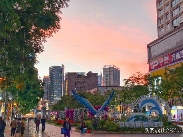 春城夜宴！昆明南屏街 —— 逛吃赏景的全国示范步行街