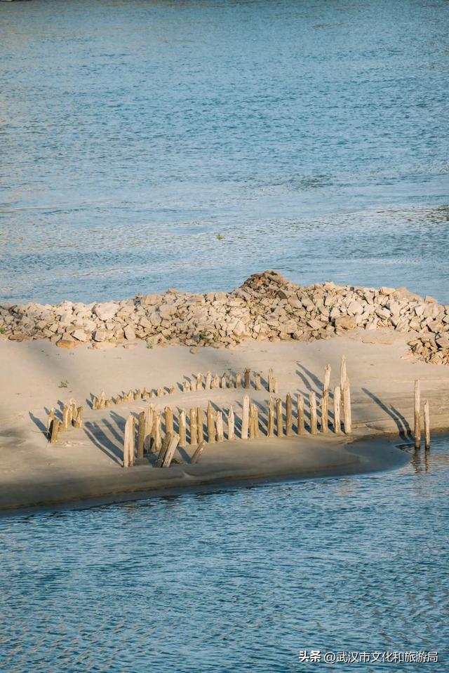 长江水位下降，武汉的秘密藏不住了！