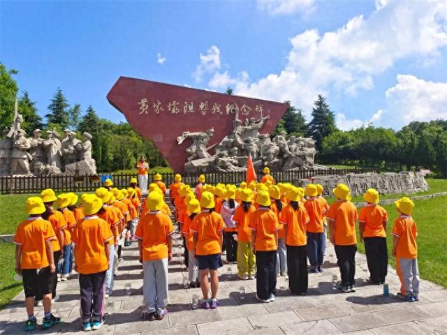 百里杜鹃：多彩研学趣味多 动手实践促成长