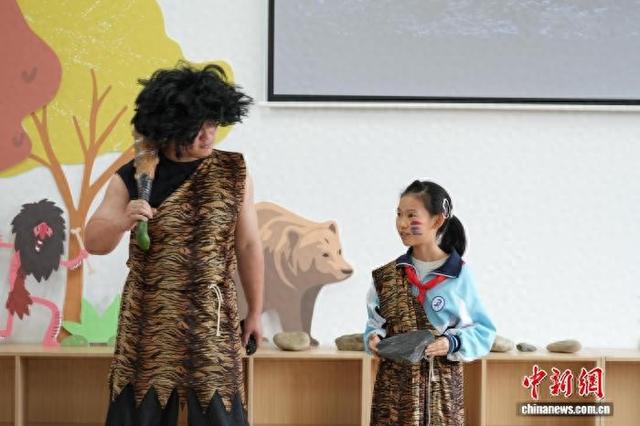 沉睡30万年遗址焕新生 华龙洞成研学旅游新亮点