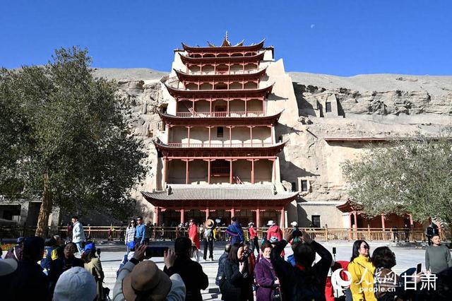 2025“世界市长对话·敦煌”｜千年莫高窟，如何抵御风沙？