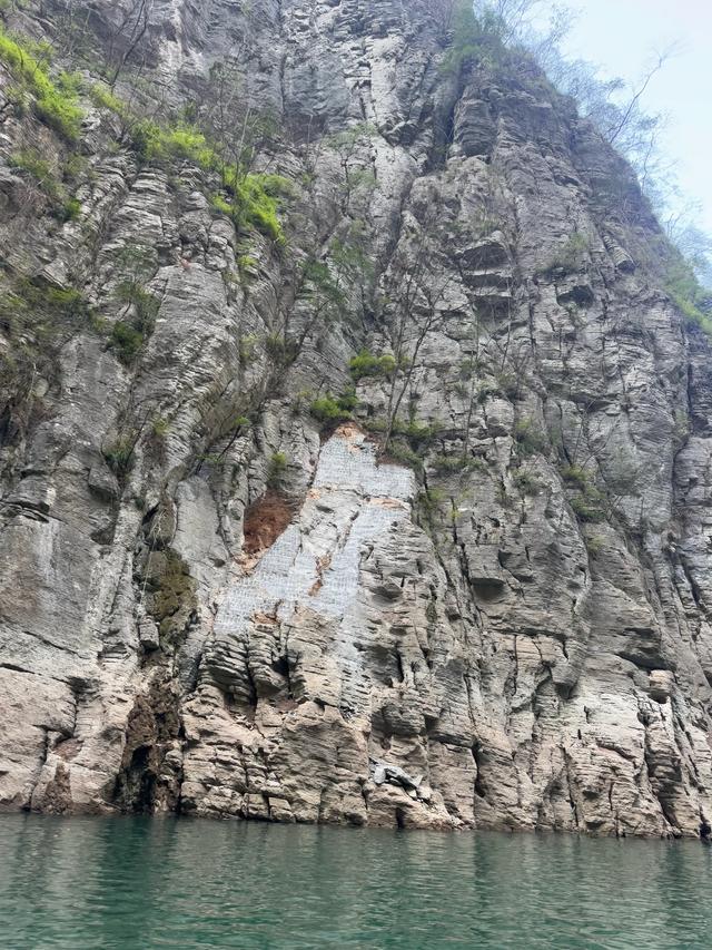 我遇到的两个导游,都有类似的故事