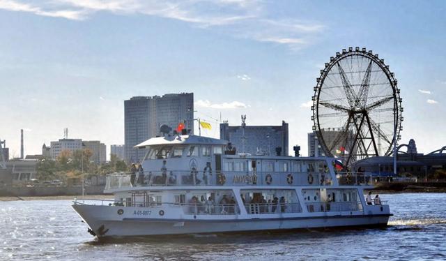 边境爱情：“渴望是真的，困难也是真的”