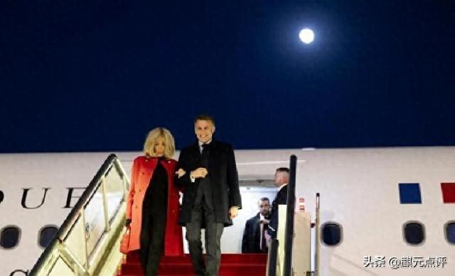 难怪马克龙笑开花	，刚一落地北京，中方高规格礼遇面子拉满
