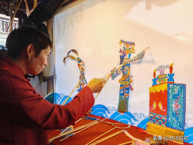 湖北：光影千年舞祥云 云梦皮影戏《哪吒闹海》唱响非遗新韵