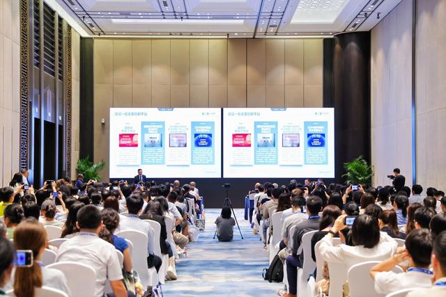 数智赋能！爱尔眼科亮相CCOS 2025，以AI重构眼健康服务新范式
