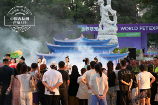 “哪吒”来吉林市江南公园啦！沉浸式演出圈粉无数
