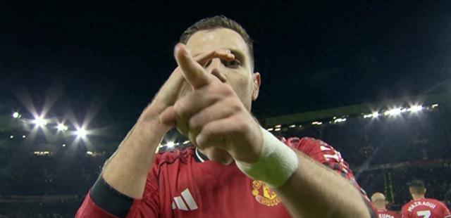 151场等待终破荒！ 达洛特创纪录之夜	，却被曼联自家教练换掉胜利